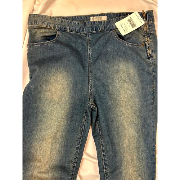 Free People Pull On Side Zipper Vintage Blue Coyote Wash Jeans 30 - Picture 2 of 11